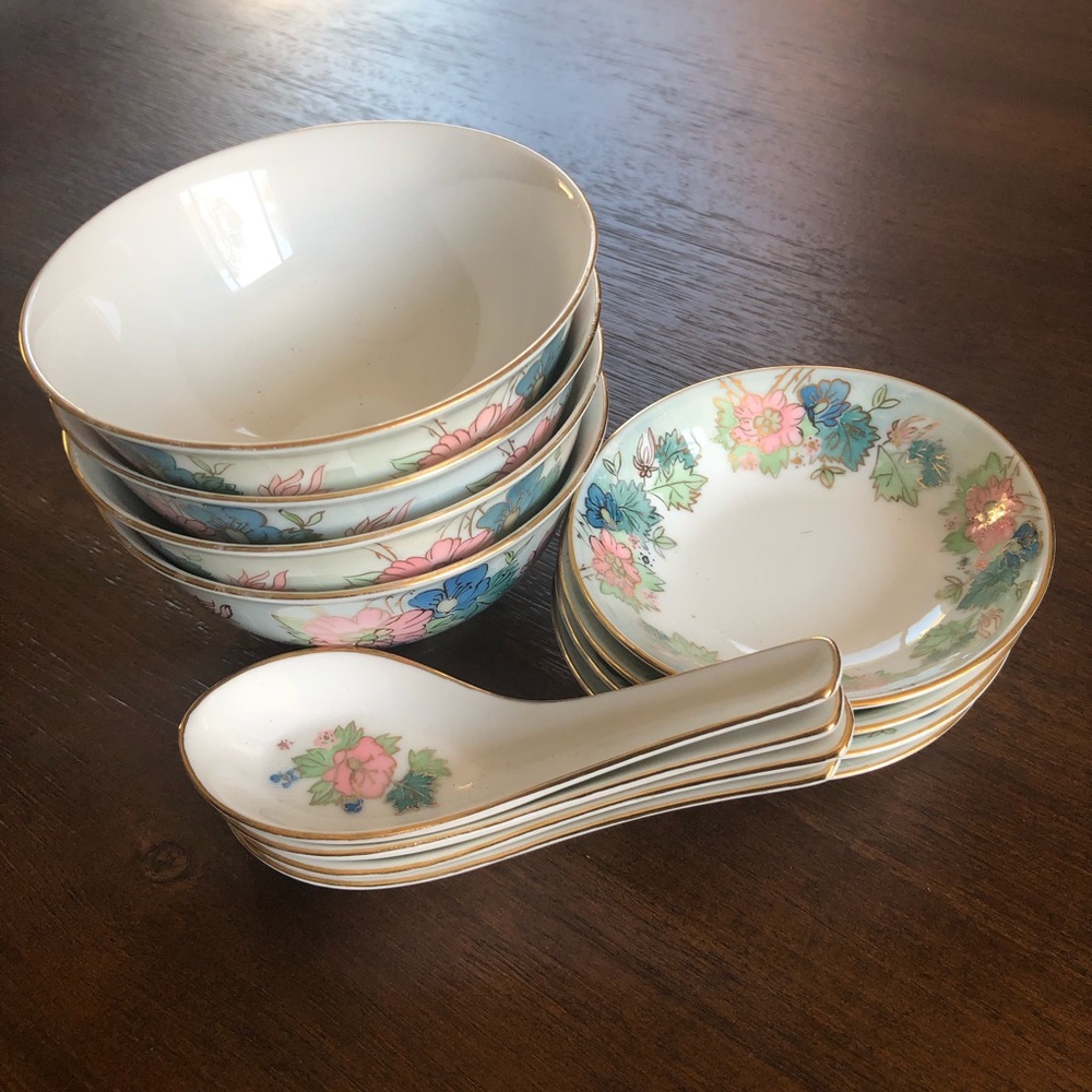 12 pc Porcelain Japanese Bowl and Spoon Set